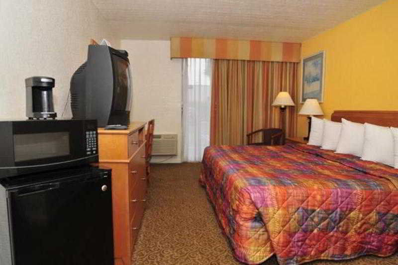 Days Inn By Wyndham Neptune Beach Jacksonville Beach Εξωτερικό φωτογραφία