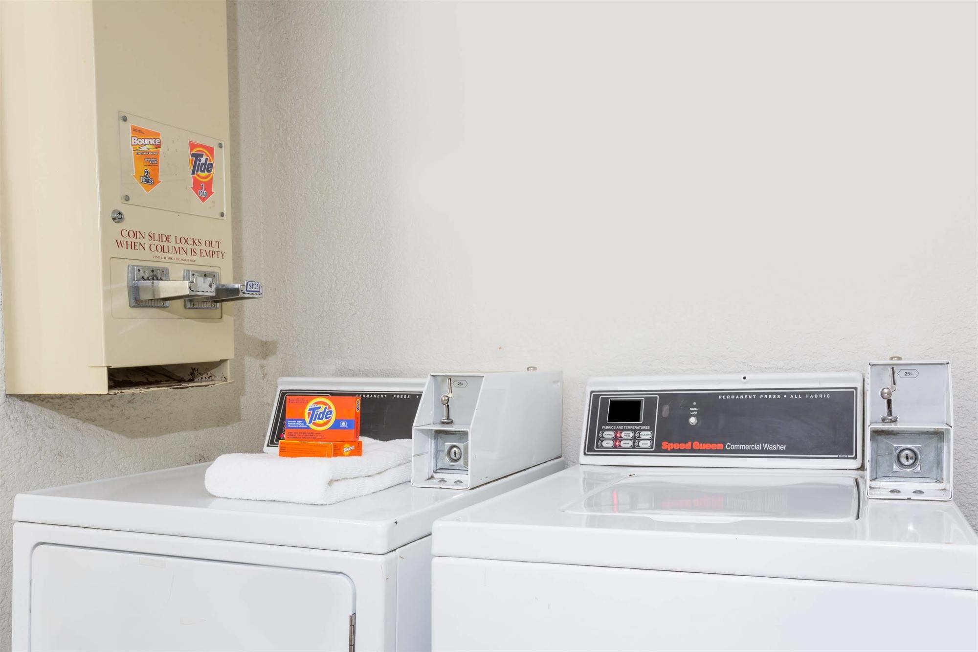 Days Inn By Wyndham Neptune Beach Jacksonville Beach Εξωτερικό φωτογραφία